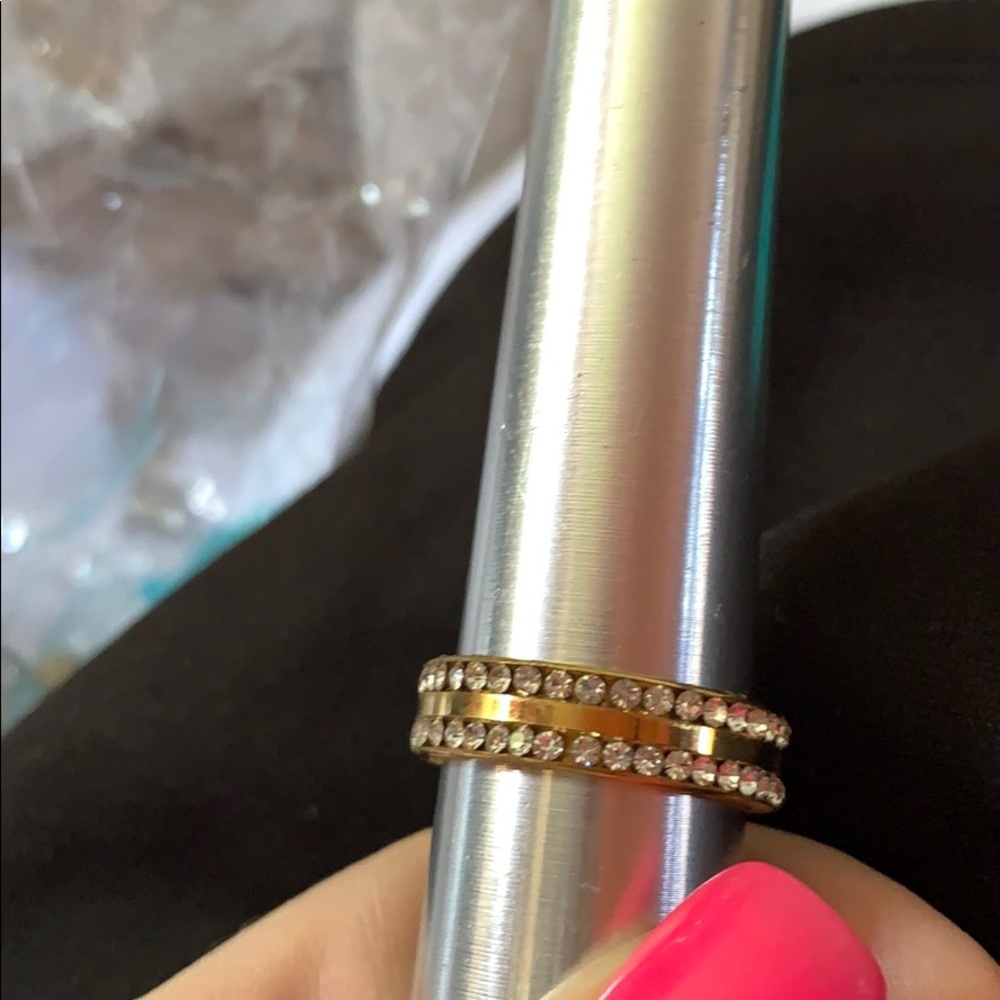 Men’s new Wedding Ring 9.5 gold & glitz